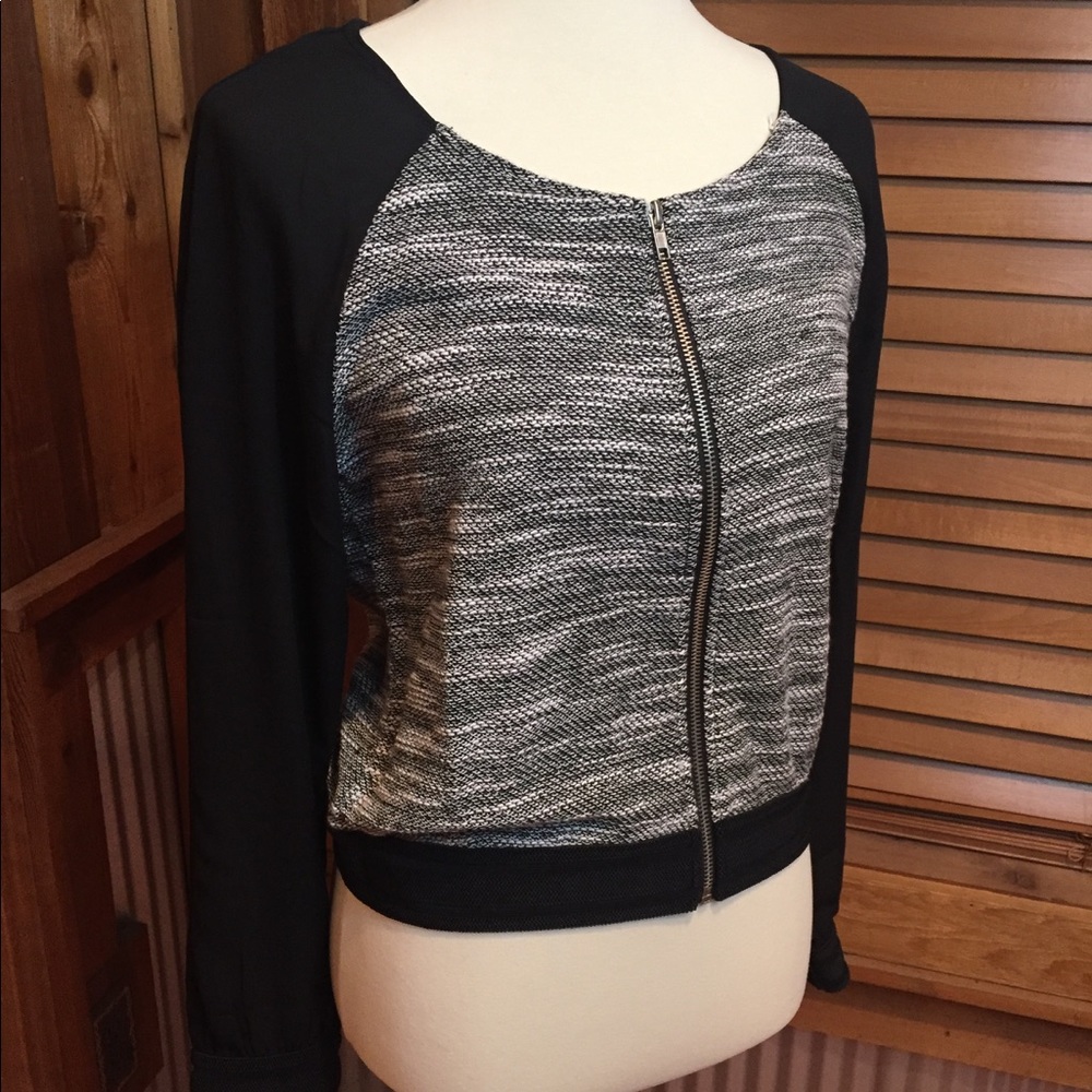 Long sleeve zip up top/jacket